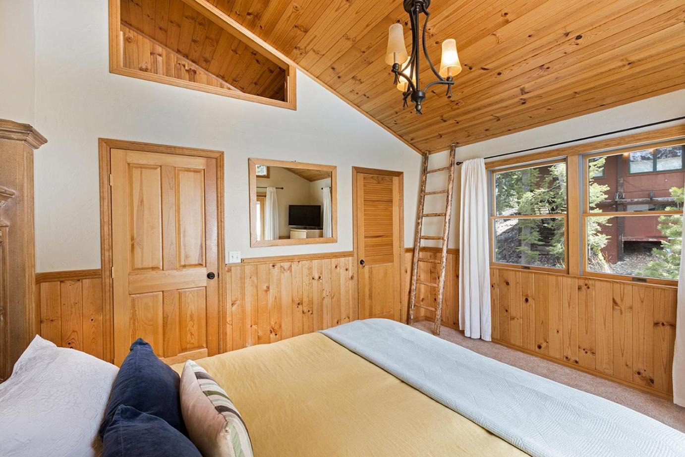 Mineral Springs 3 Bedroom W Hot Tub Available In Alpine Meadows Olympic Valley  Exterior photo